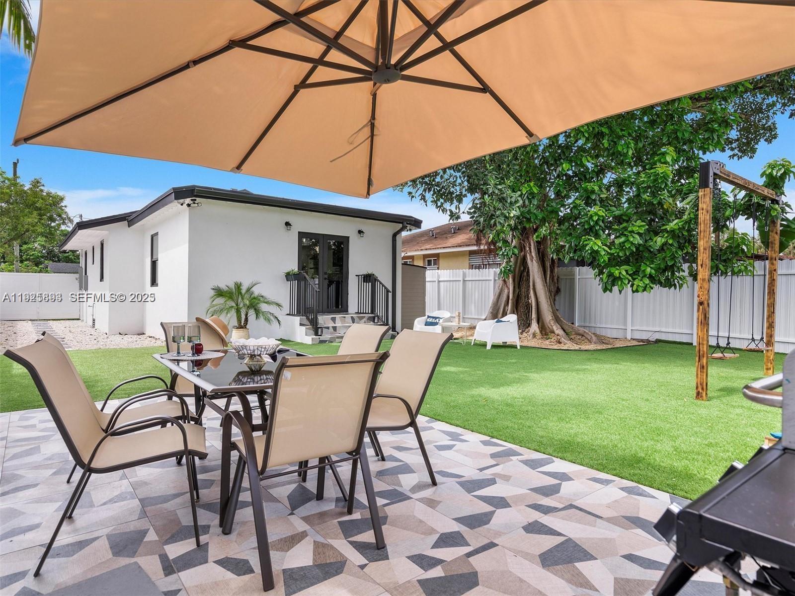 2171 NW 49th St Miami, FL 33142