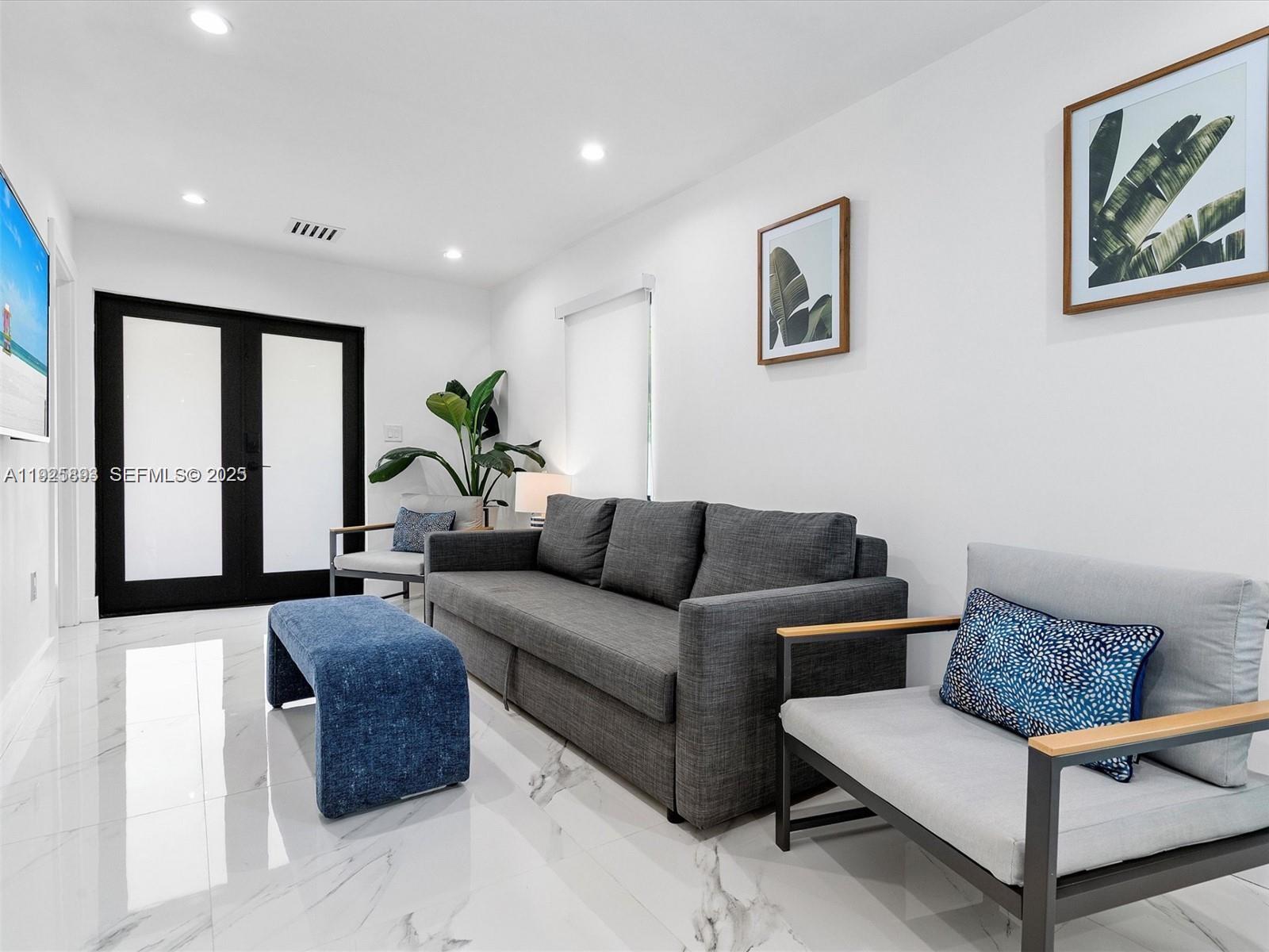 2171 NW 49th St Miami, FL 33142