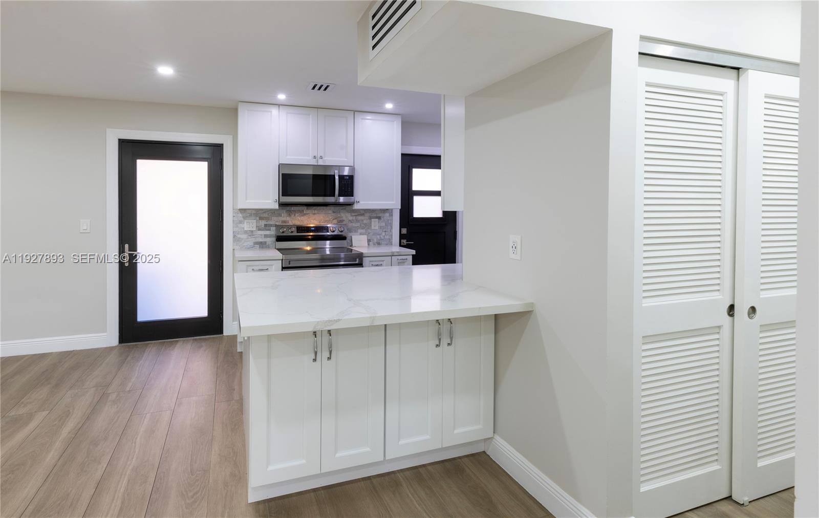 6855 Edgewater Dr #1DS Coral Gables, FL 33133