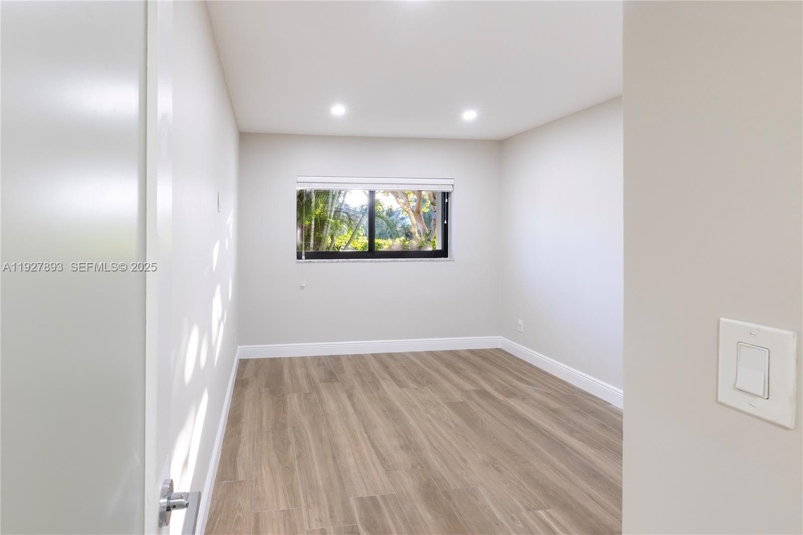 6855 Edgewater Dr #1DS Coral Gables, FL 33133