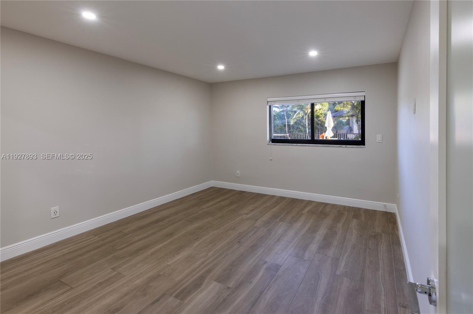 6855 Edgewater Dr #1DS Coral Gables, FL 33133