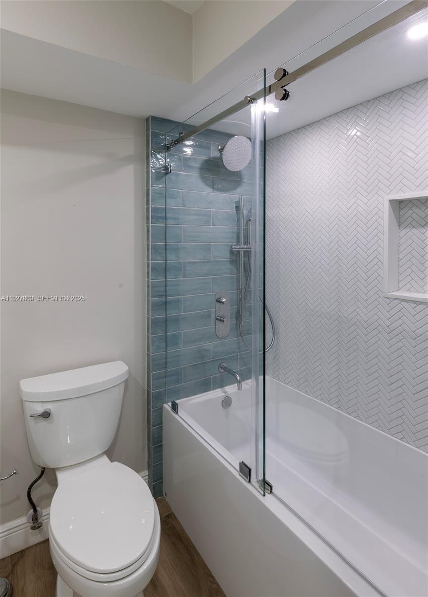 6855 Edgewater Dr #1DS Coral Gables, FL 33133