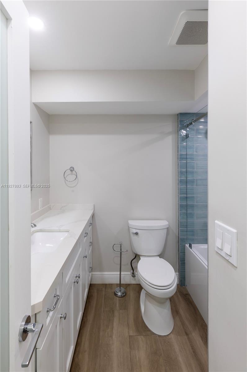 6855 Edgewater Dr #1DS Coral Gables, FL 33133