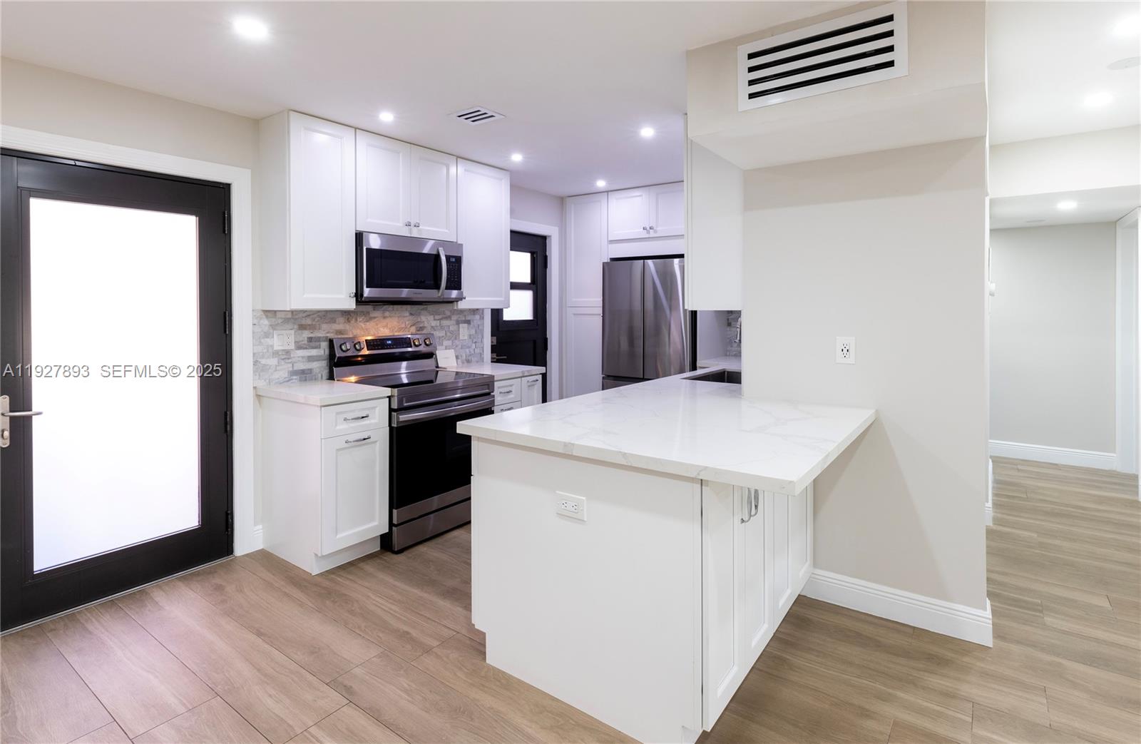 6855 Edgewater Dr #1DS Coral Gables, FL 33133