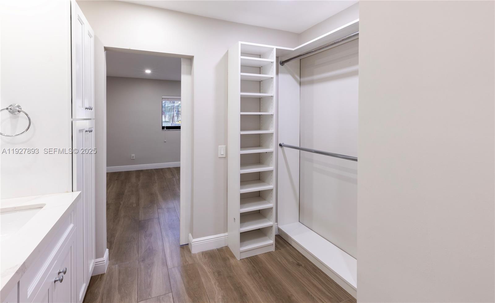 6855 Edgewater Dr #1DS Coral Gables, FL 33133