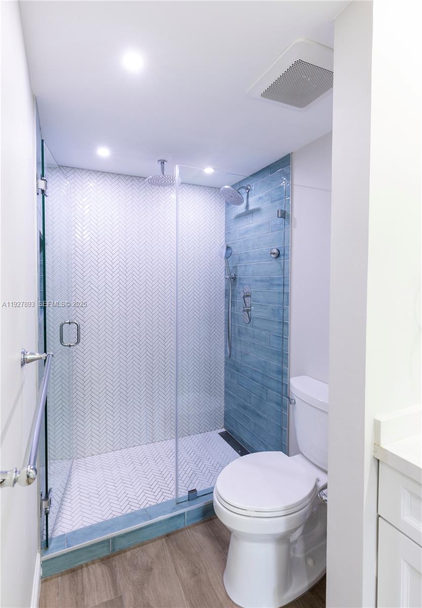 6855 Edgewater Dr #1DS Coral Gables, FL 33133