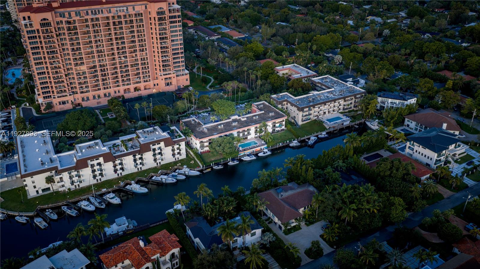 6855 Edgewater Dr #1DS Coral Gables, FL 33133