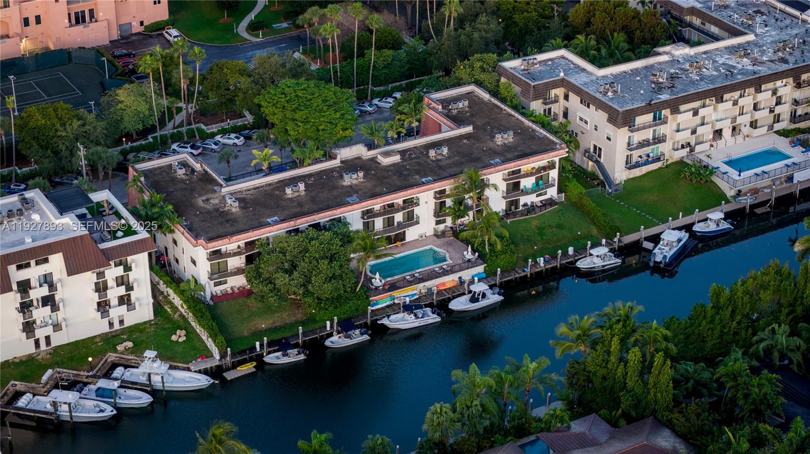 6855 Edgewater Dr #1DS Coral Gables, FL 33133