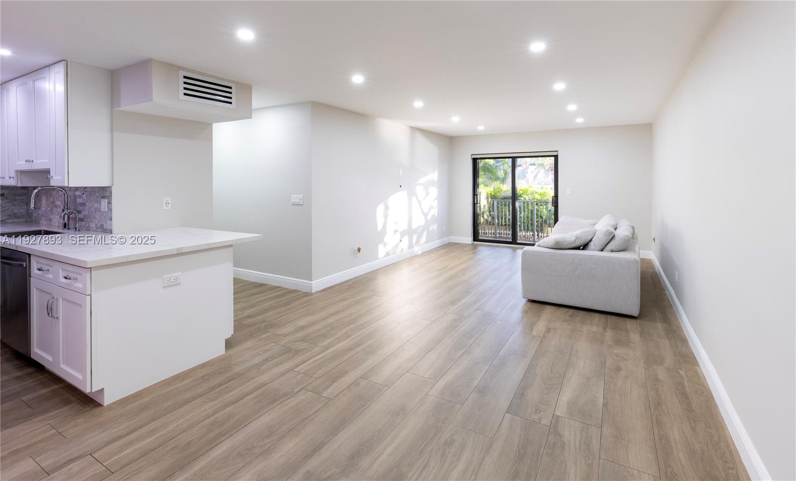 6855 Edgewater Dr #1DS Coral Gables, FL 33133