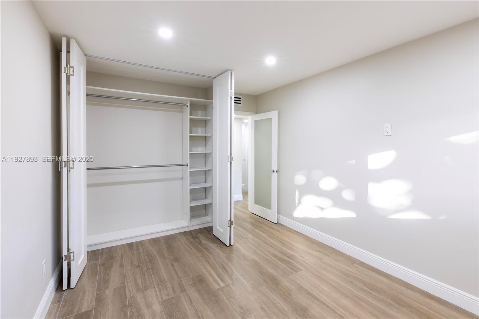 6855 Edgewater Dr #1DS Coral Gables, FL 33133