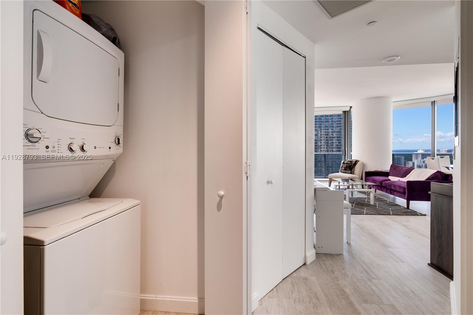 image Brickell Heights East10