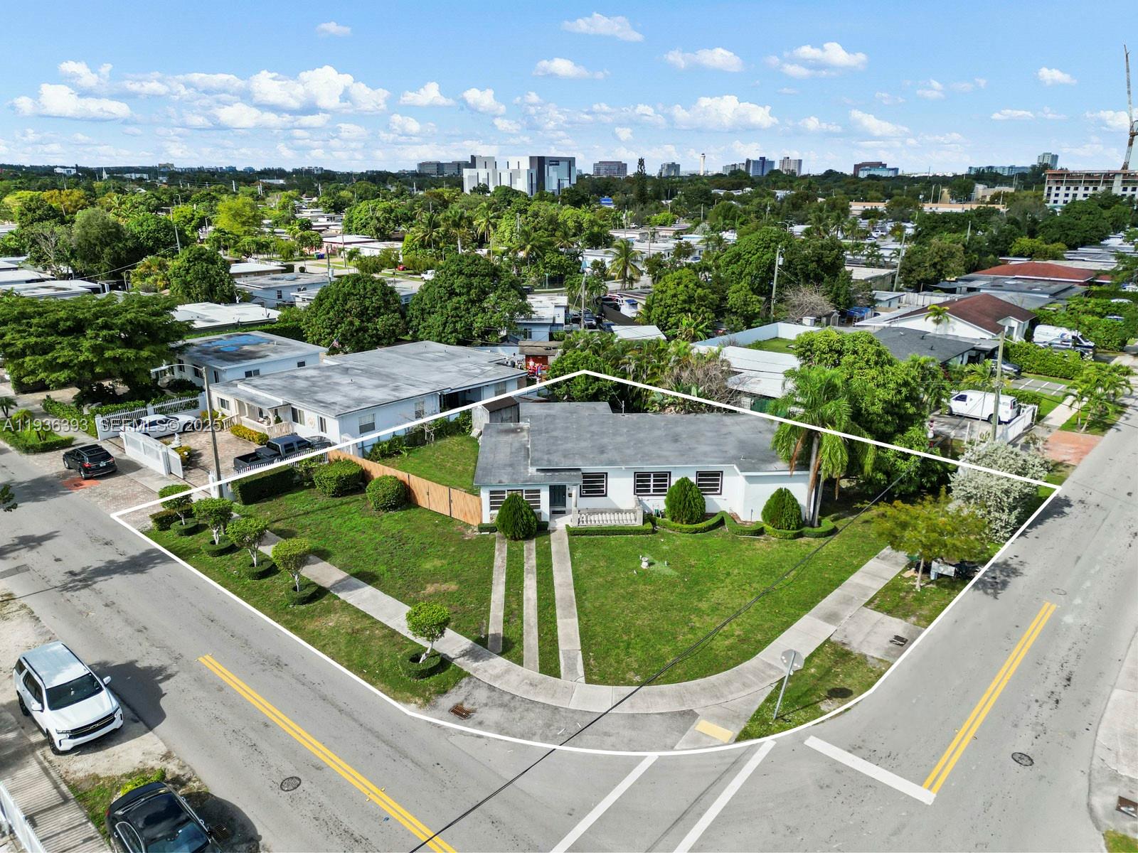 330 SW 52nd Ave Miami, FL 33134