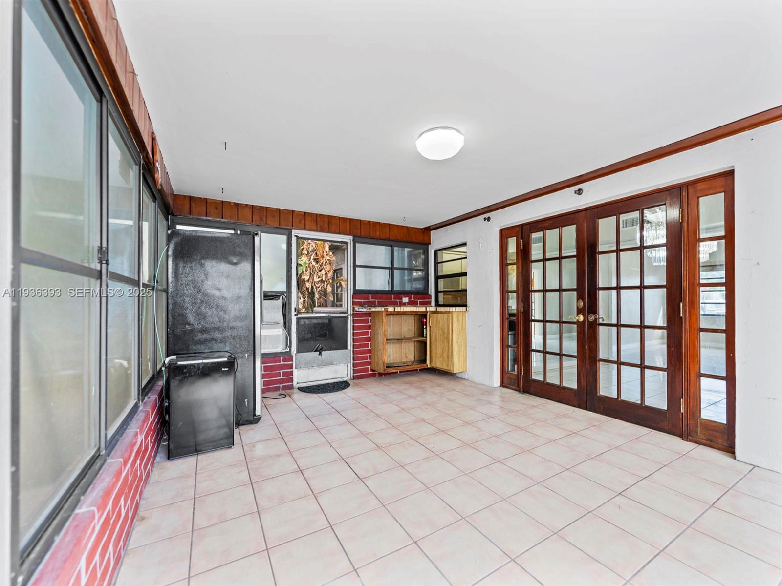 330 SW 52nd Ave Miami, FL 33134