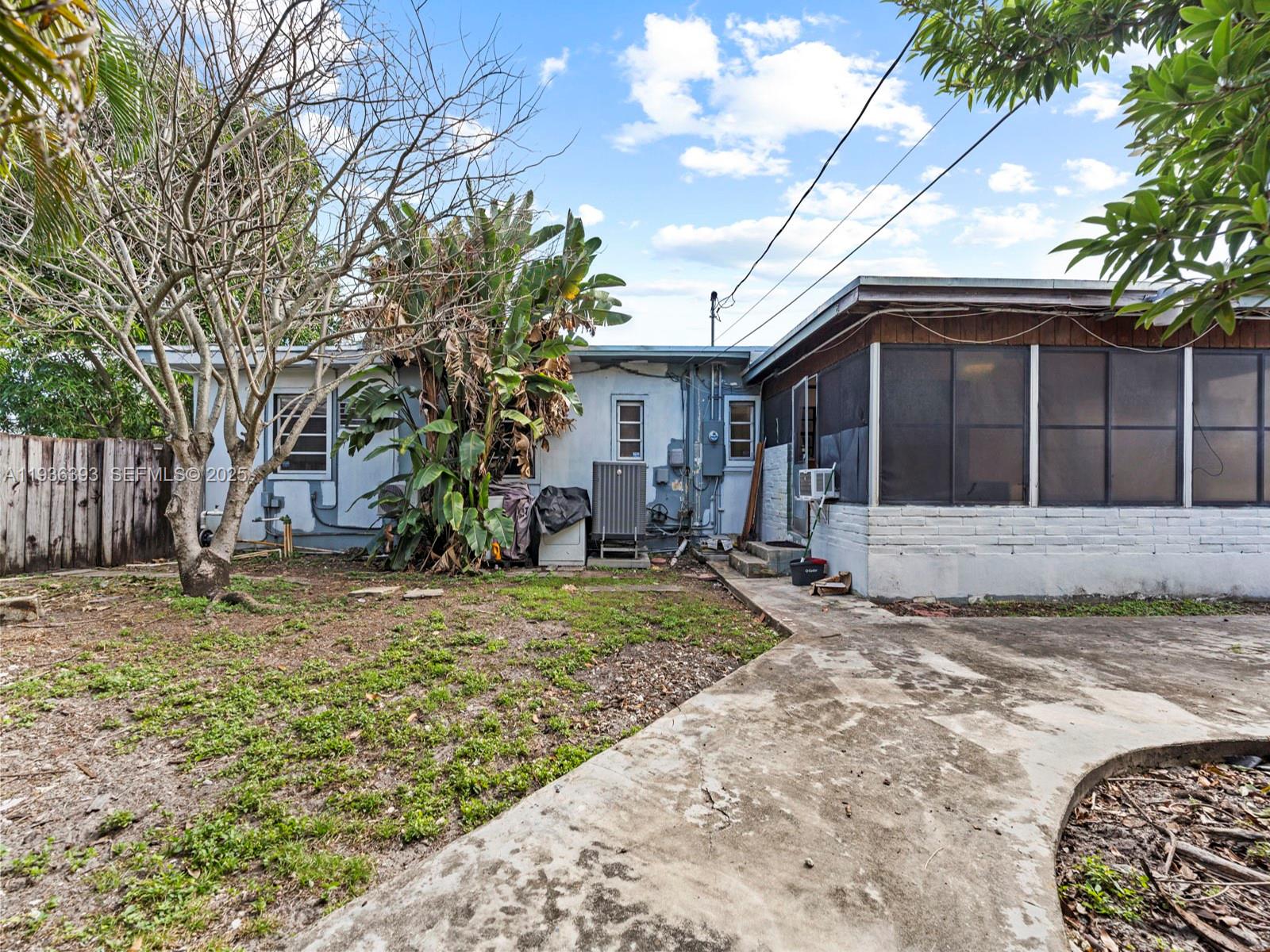 330 SW 52nd Ave Miami, FL 33134