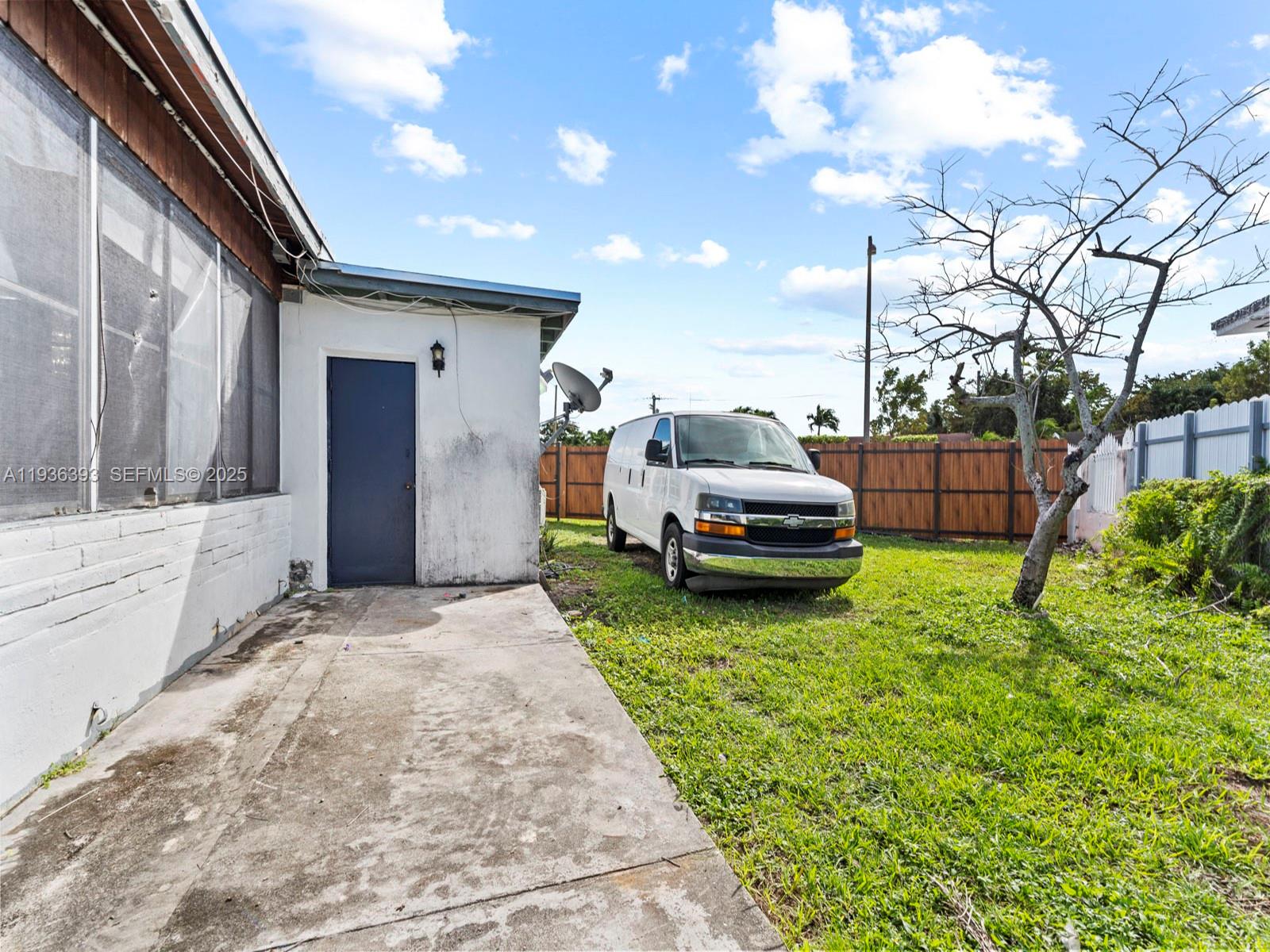 330 SW 52nd Ave Miami, FL 33134