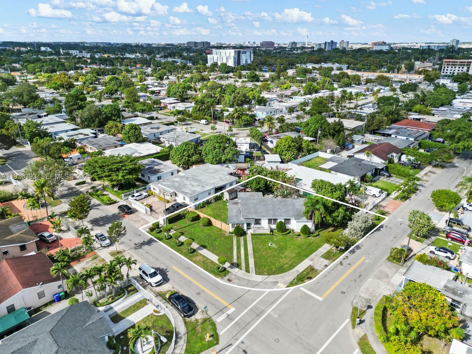 330 SW 52nd Ave Miami, FL 33134