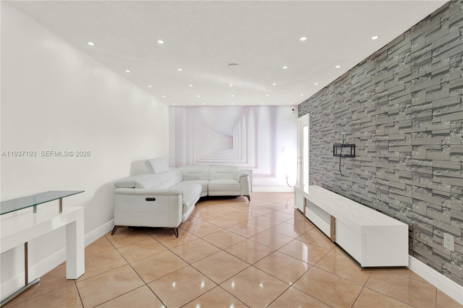 5665 W 20th Ave #415 Hialeah, FL 33012