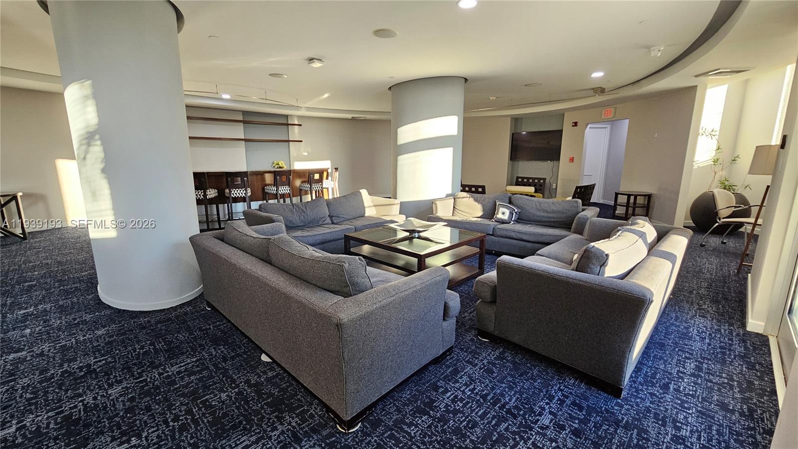 9055 SW 73rd Ct #701 Miami, FL 33156