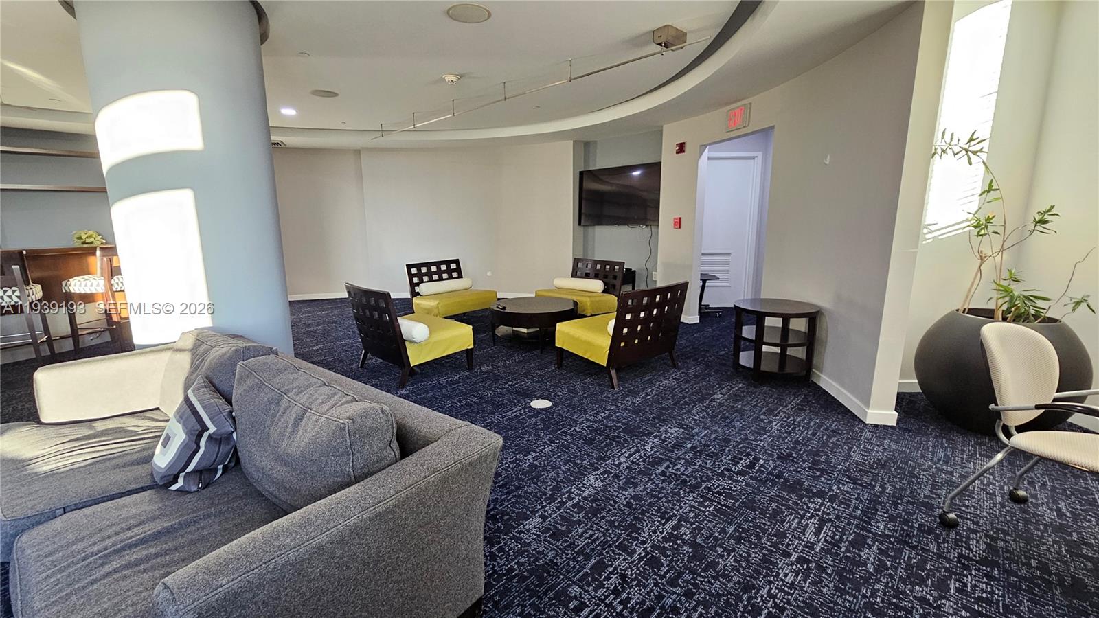 9055 SW 73rd Ct #701 Miami, FL 33156