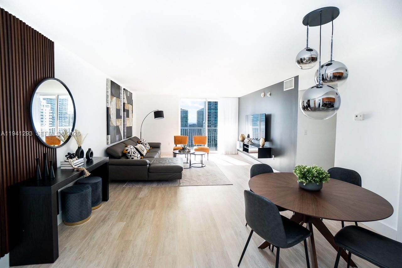 1200 Brickell Bay Dr #3524