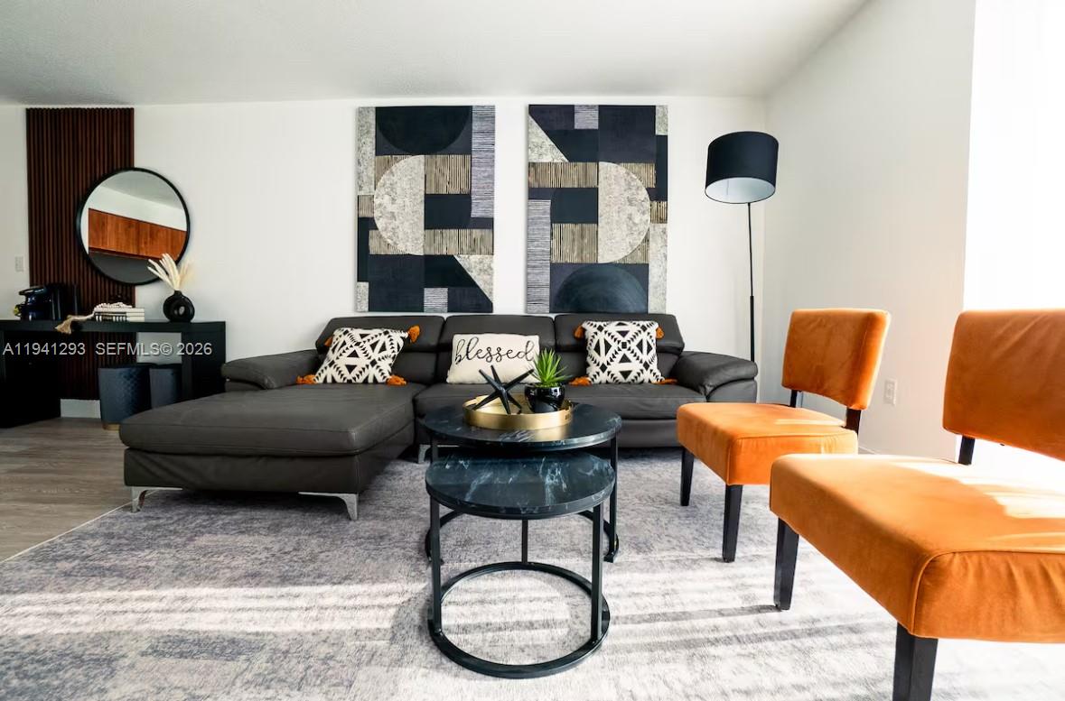 1200 Brickell Bay Dr #3524 Miami, FL 33131