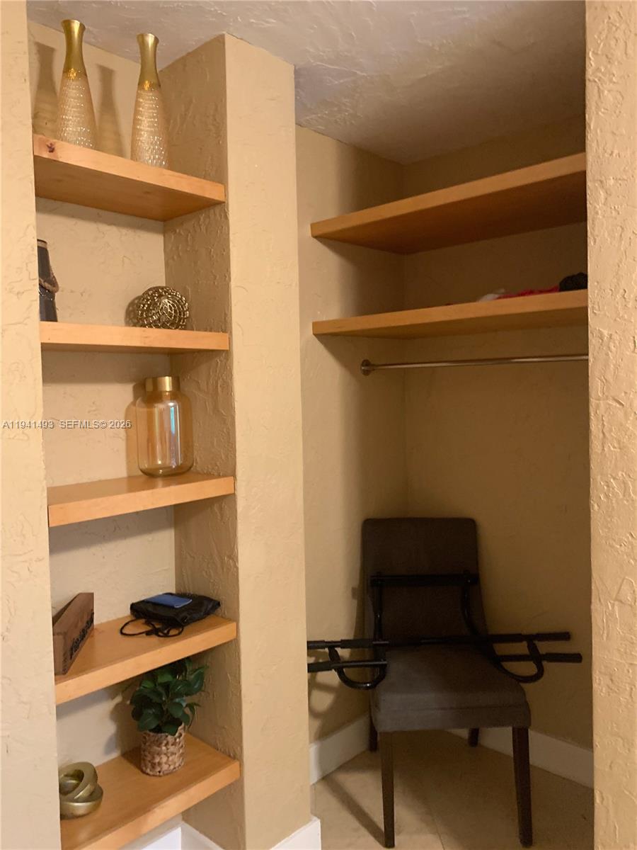 329 W 28th St Miami Beach, FL 33140