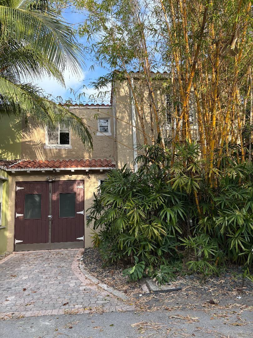 329 W 28th St Miami Beach, FL 33140