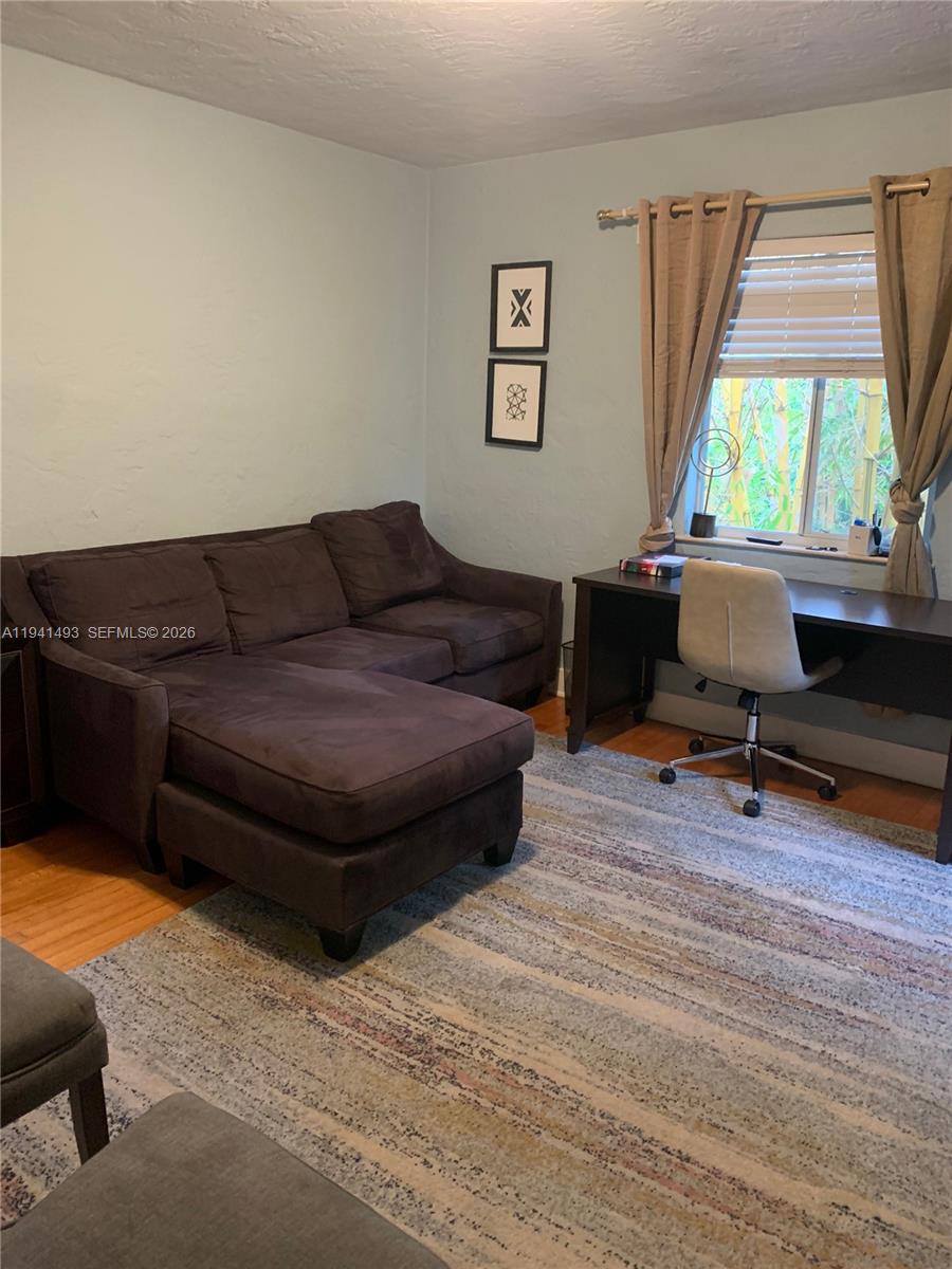 329 W 28th St Miami Beach, FL 33140