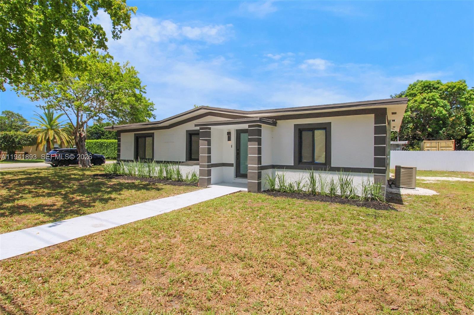 13885 NW 5th Ave North Miami, FL 33168