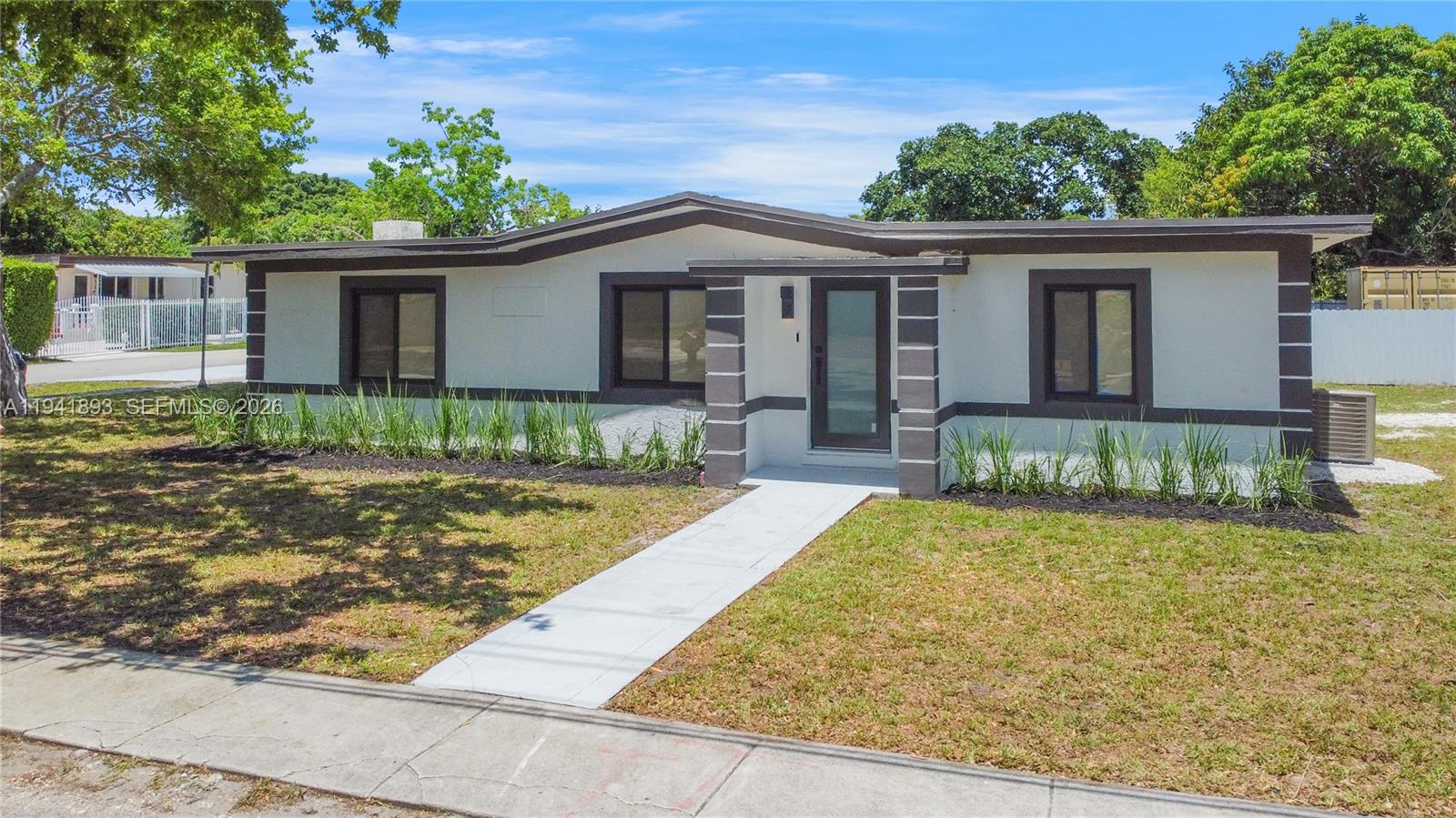 13885 NW 5th Ave North Miami, FL 33168