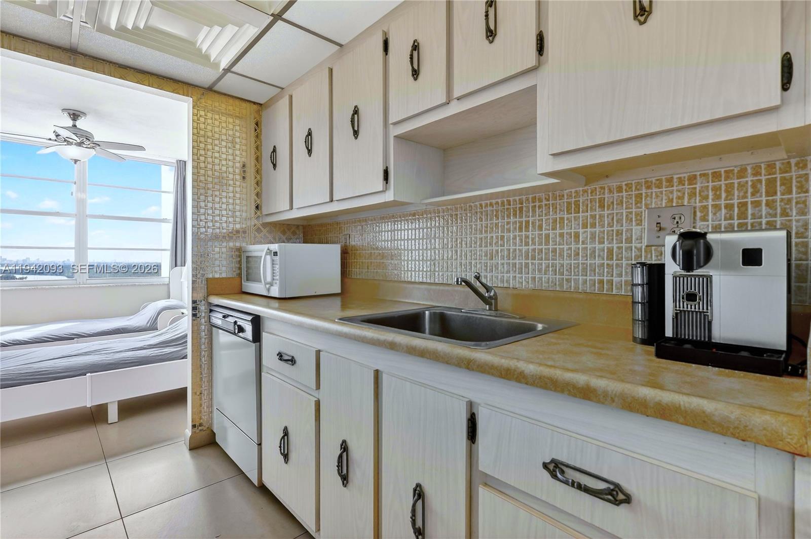 image Winston Towers 500 Condo15