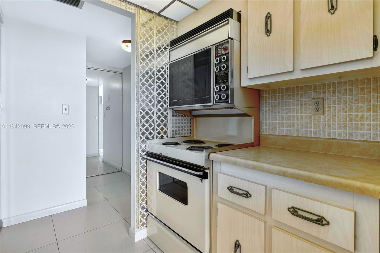 image Winston Towers 500 Condo17