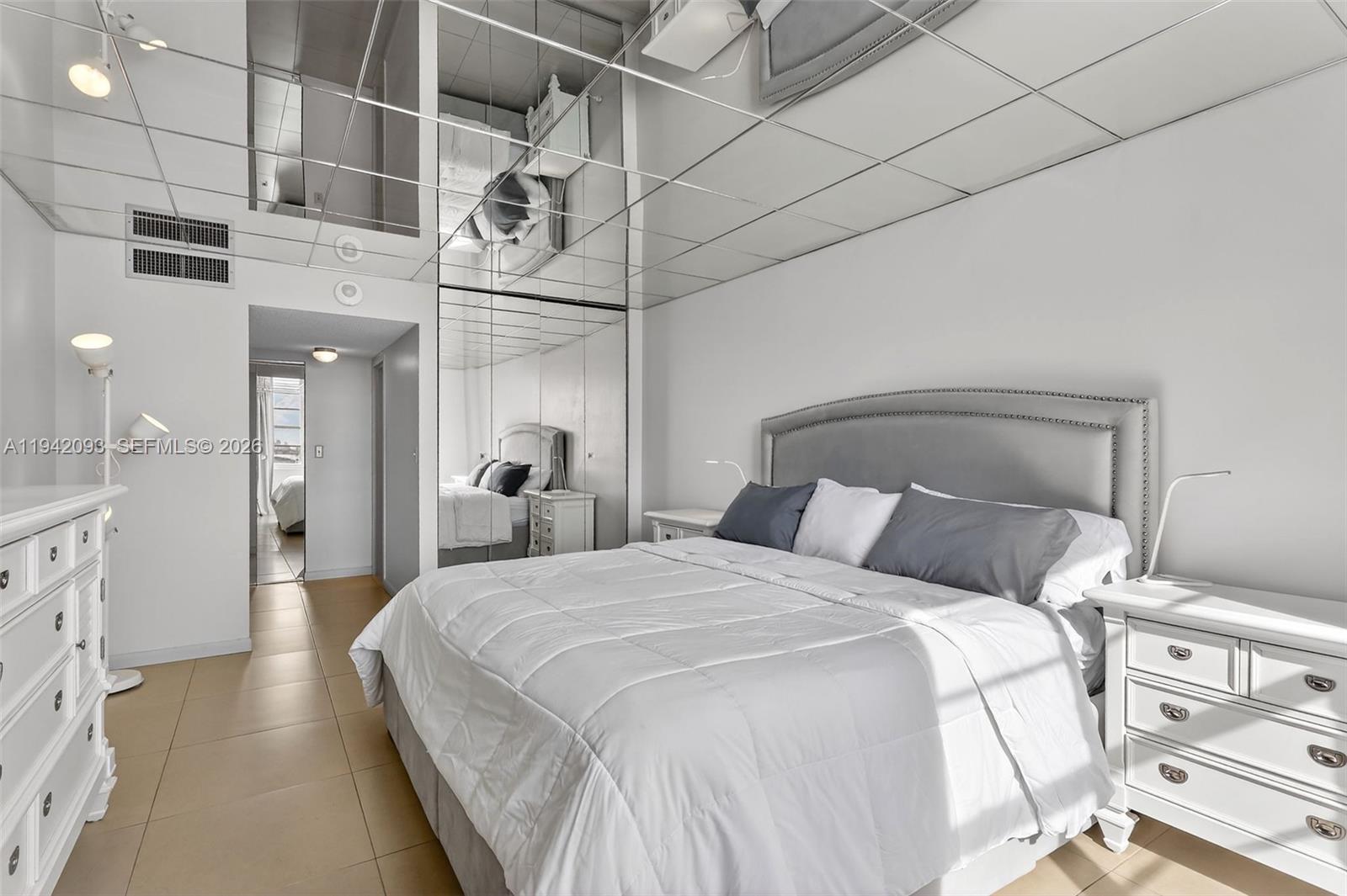 image Winston Towers 500 Condo21