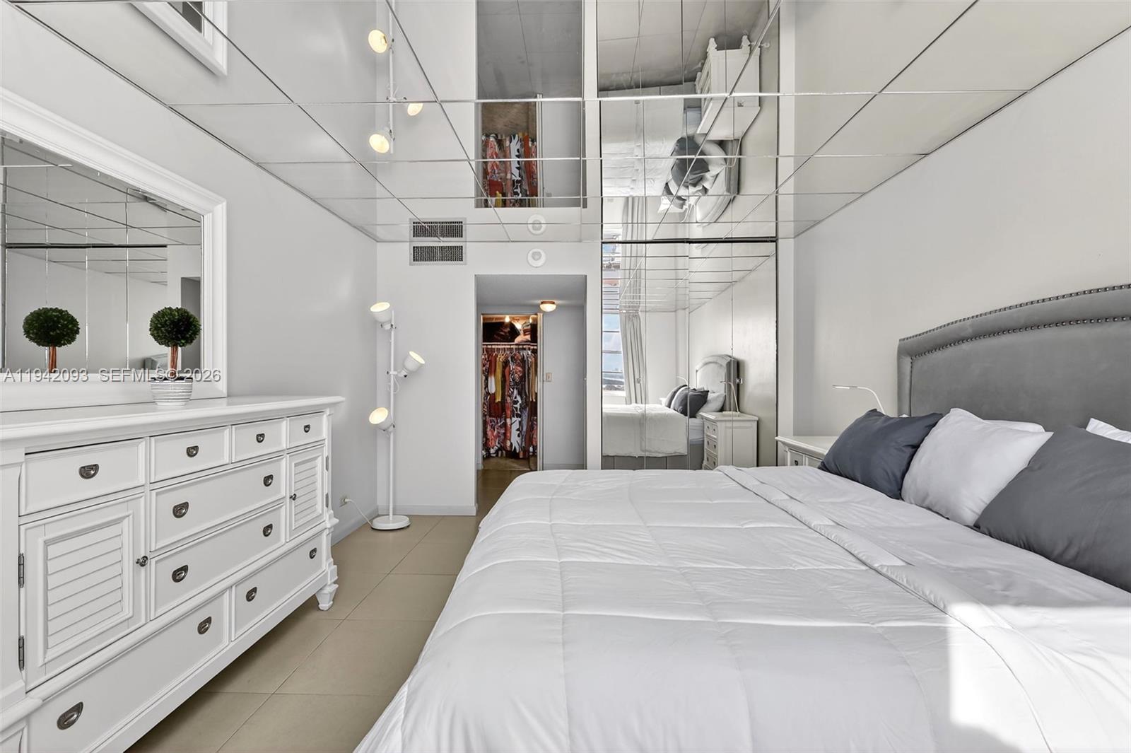 image Winston Towers 500 Condo23