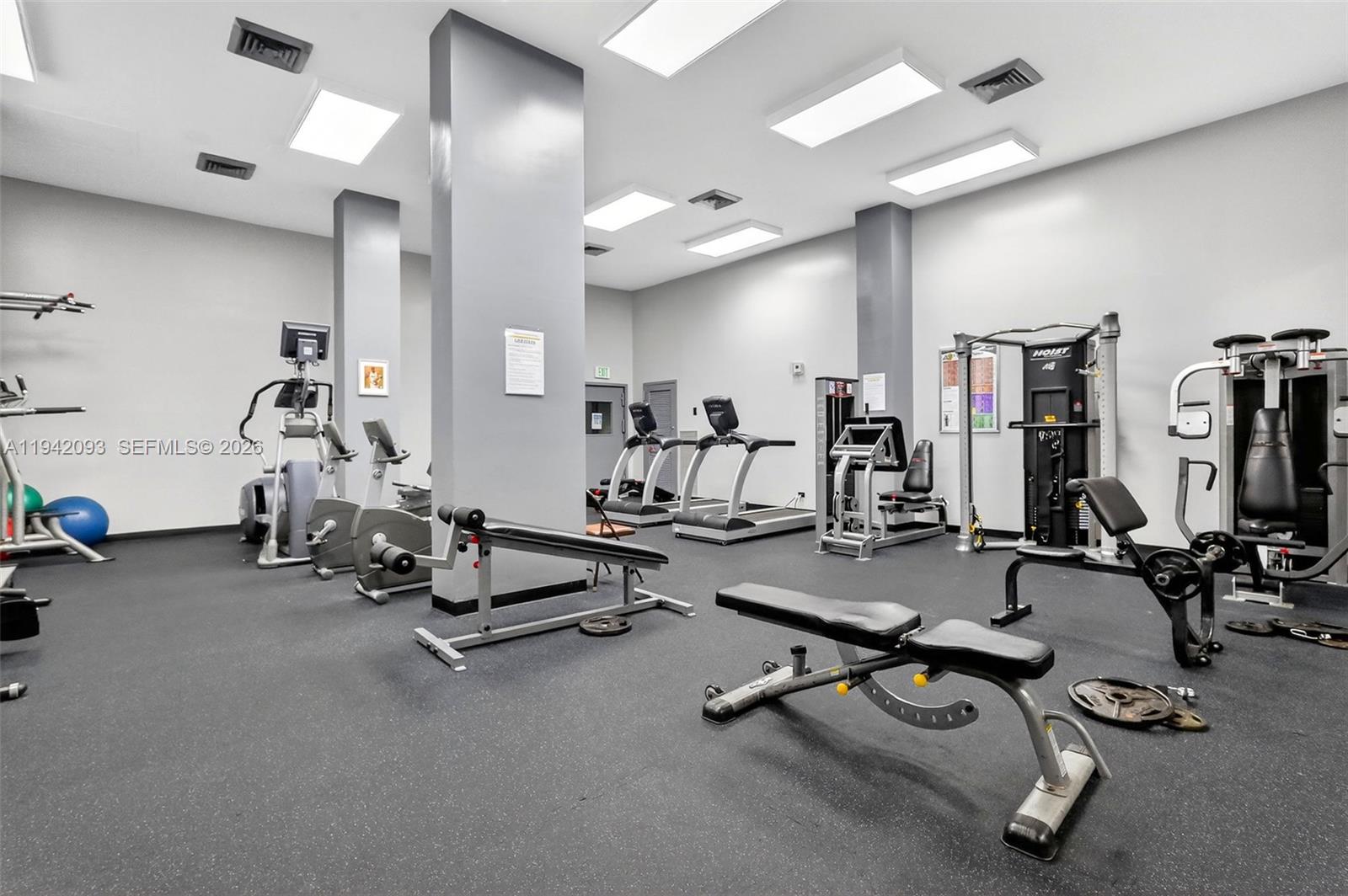 image Winston Towers 500 Condo33