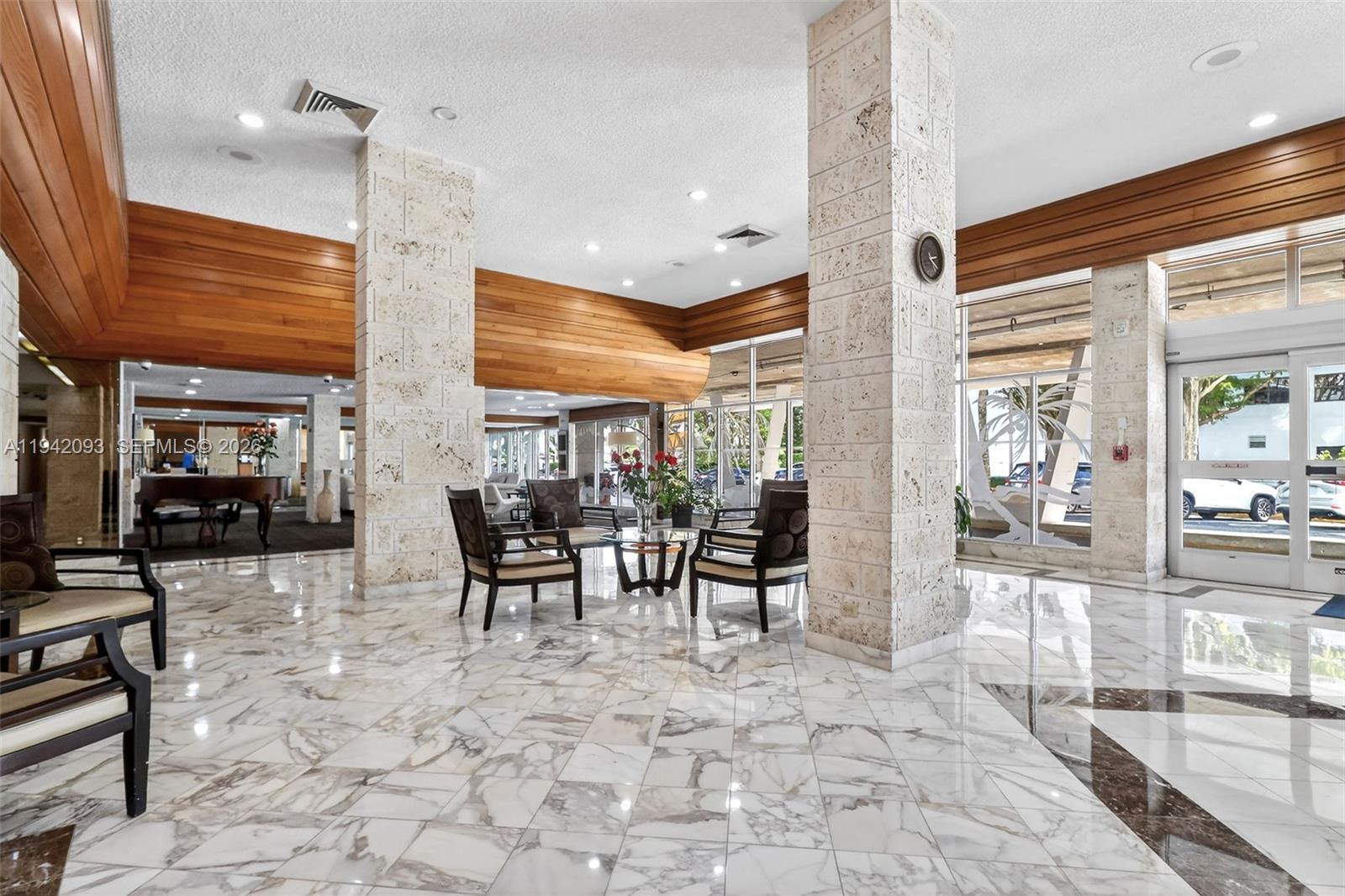 image Winston Towers 500 Condo35