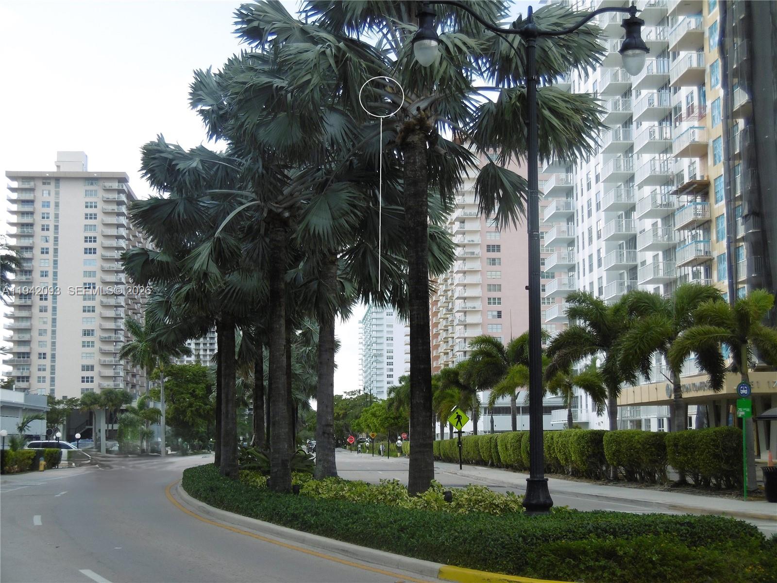 image Winston Towers 500 Condo41