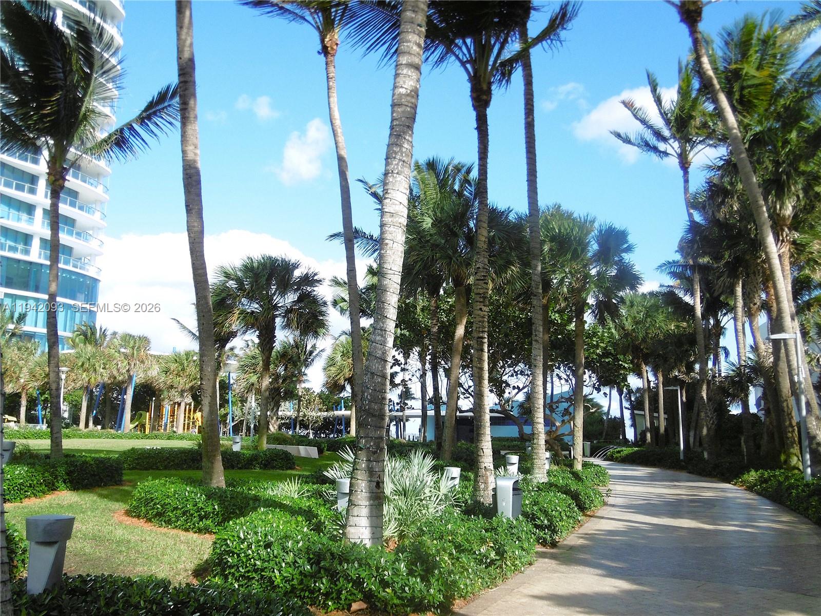 image Winston Towers 500 Condo44