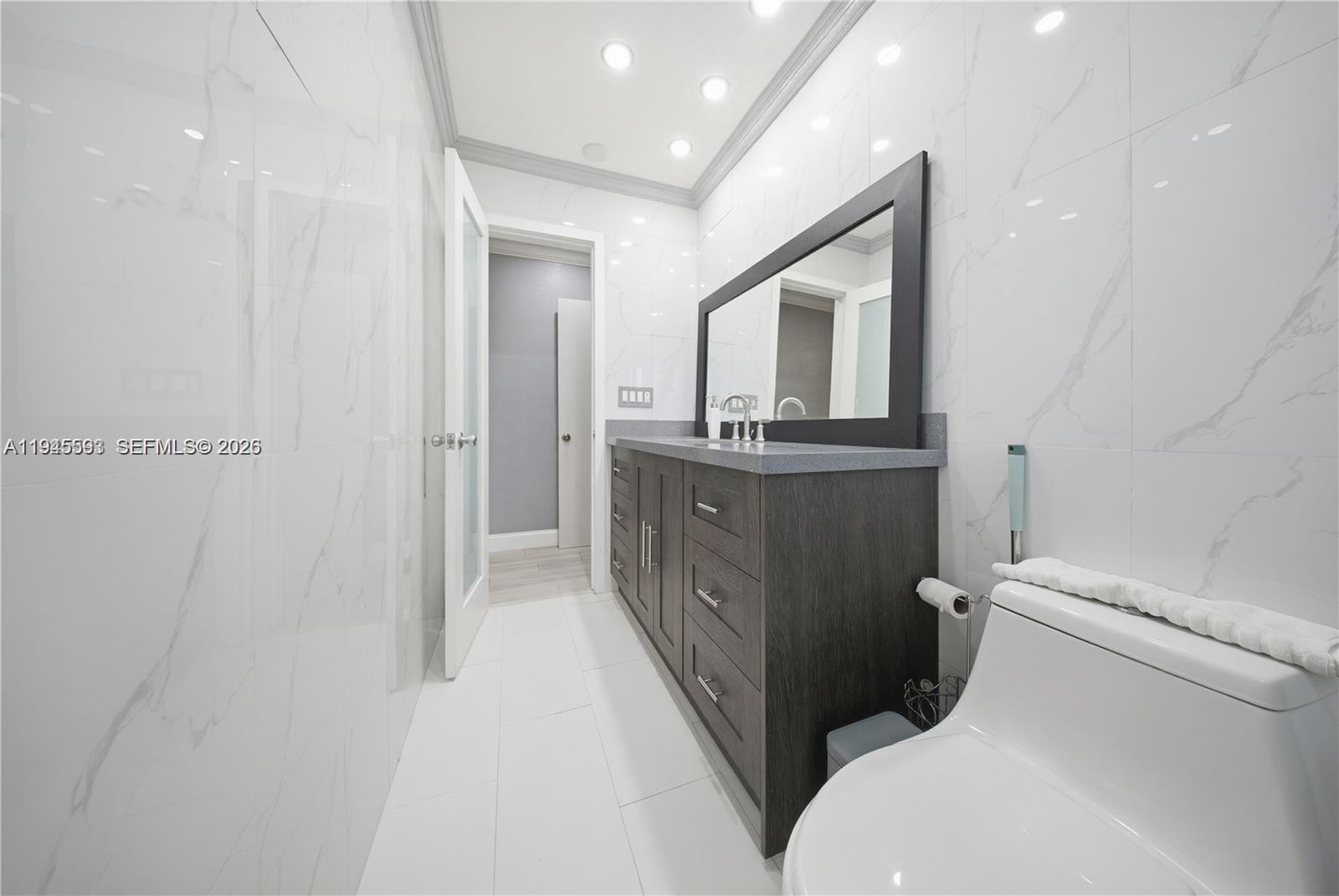 300 NE 175th St North Miami Beach, FL 33162