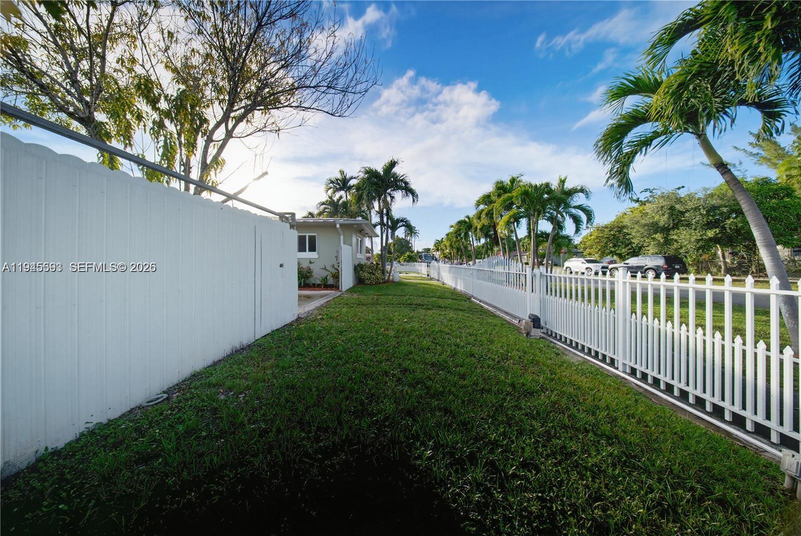 300 NE 175th St North Miami Beach, FL 33162