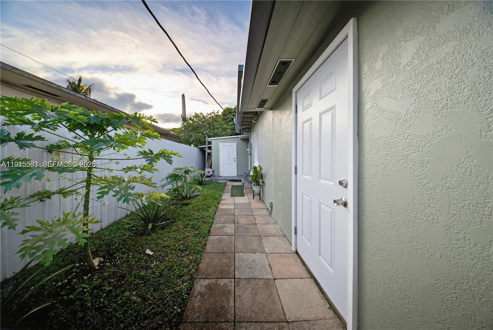 300 NE 175th St North Miami Beach, FL 33162