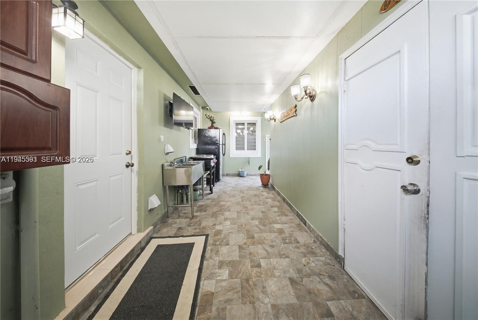 300 NE 175th St North Miami Beach, FL 33162