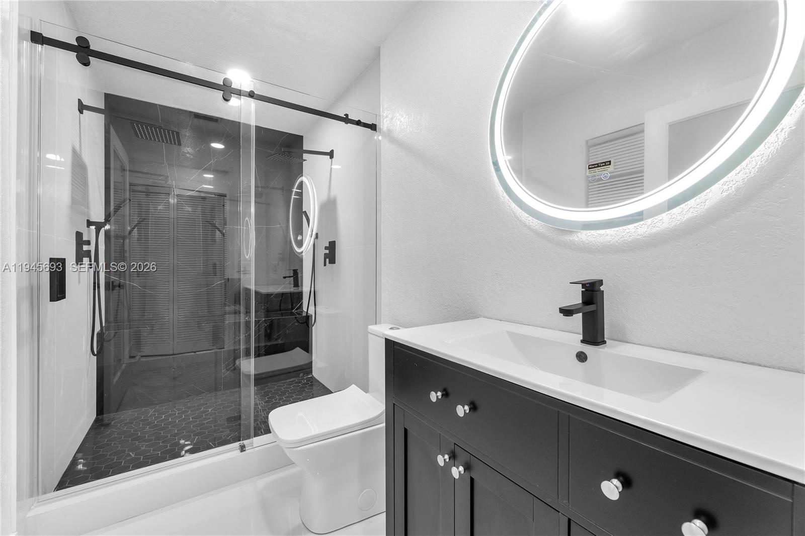 1541 NW 1st Ct Miami, FL 33136