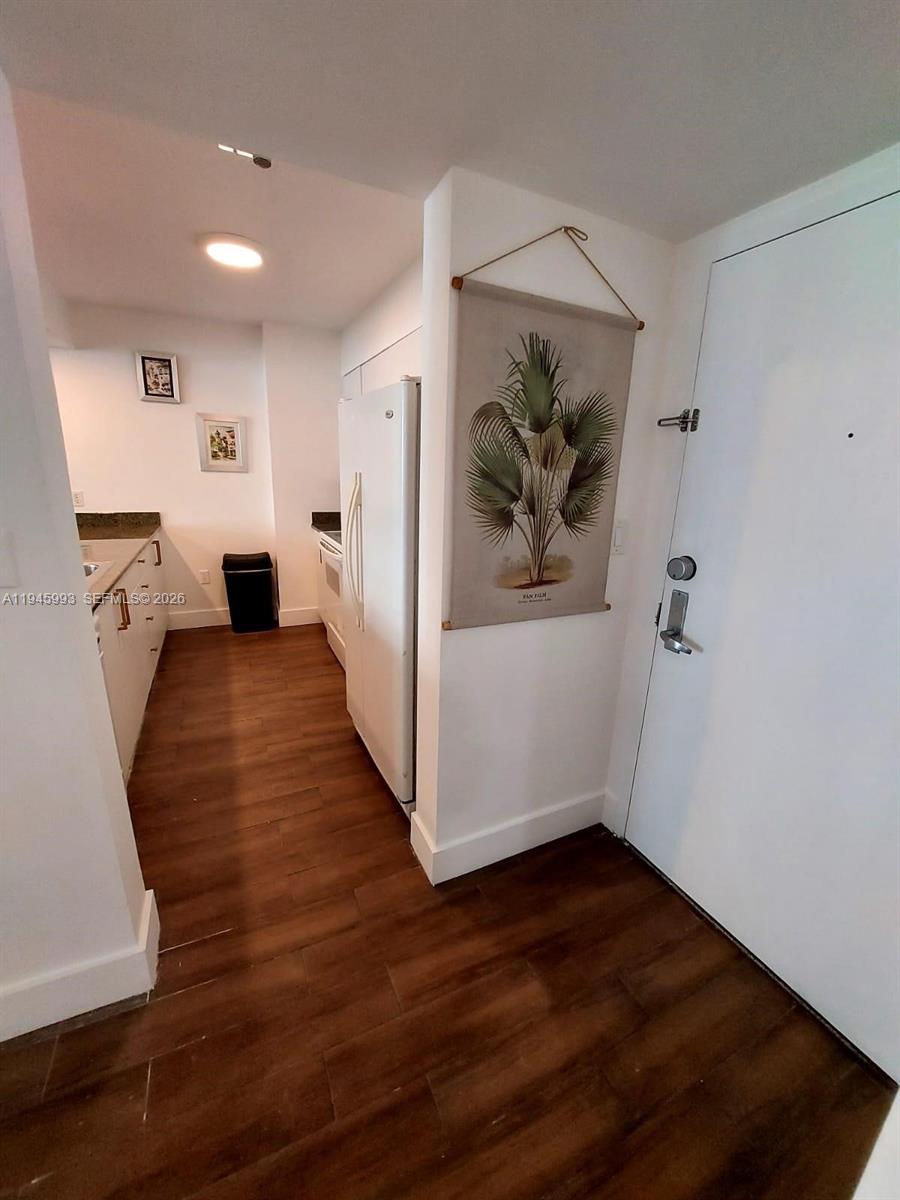 1200 Brickell Bay Dr #3708 Miami, FL 33131