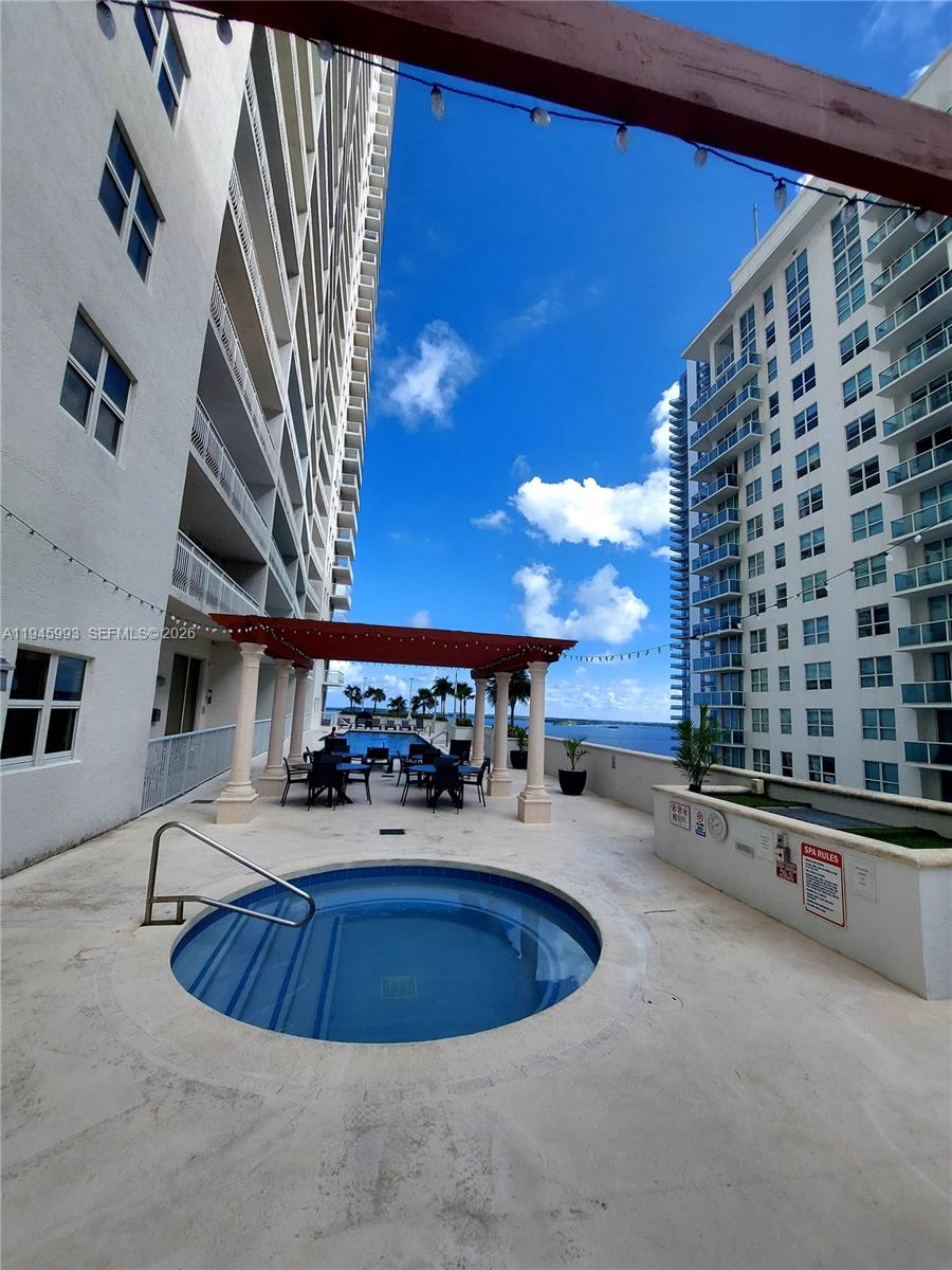 1200 Brickell Bay Dr #3708 Miami, FL 33131