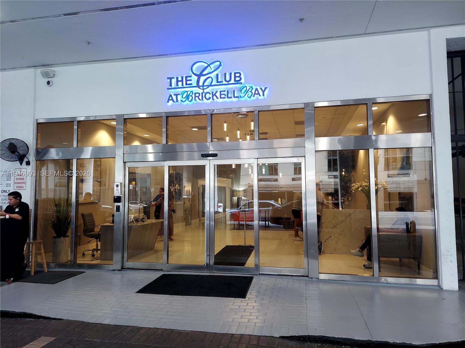 1200 Brickell Bay Dr #3708 Miami, FL 33131