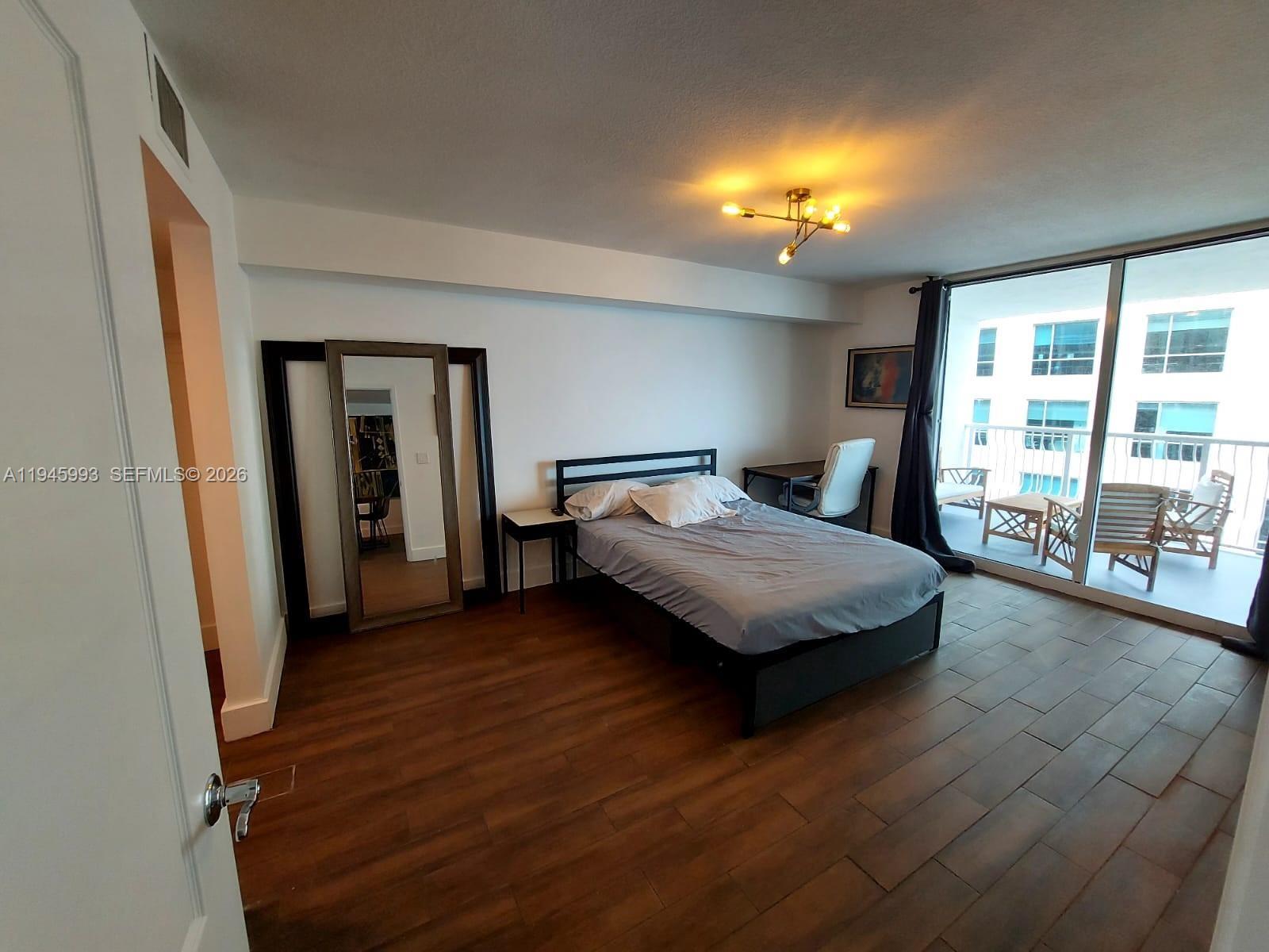 1200 Brickell Bay Dr #3708 Miami, FL 33131