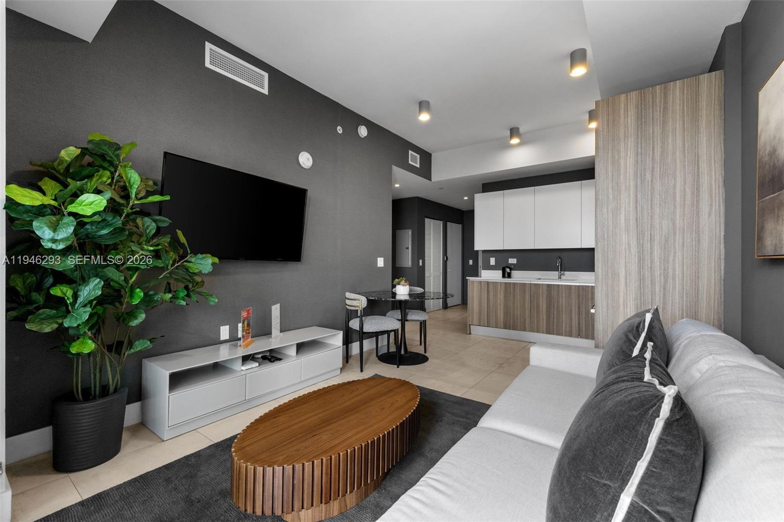 239 SW 9th St #1604 Miami, FL 33130