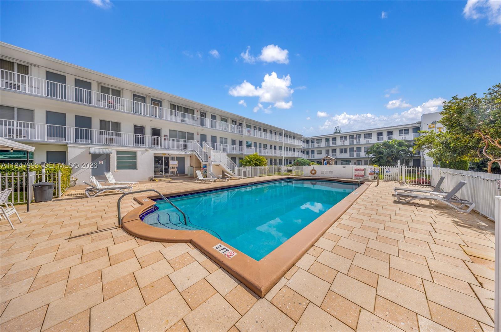 15610 NE 6th Ave #9B Miami, FL 33162