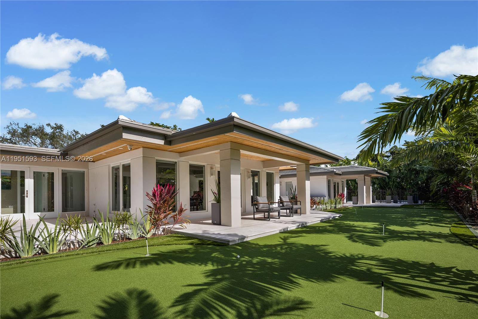 4144 Pinta Ct Coral Gables, FL 33146